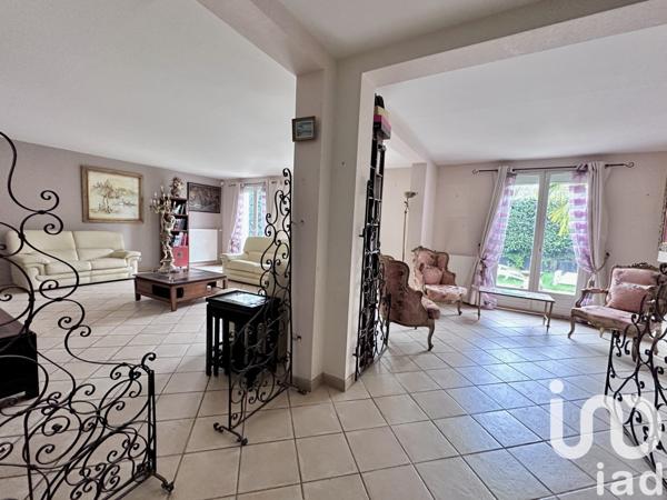 Maison à vendre 8 pièces 255 m² Saint-Germain-lès-Corbeil