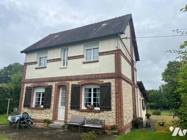 Proche Orbec et Broglie maison de village avec grand terrain