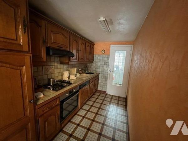 Proche Orbec et Broglie maison de village avec grand terrain