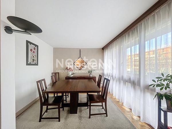 A VENDRE : APPARTEMENT DE 5 PIECES AU PREMIER ETAGE SPACIEUX ET LUMINEUX AVEC BALCONS