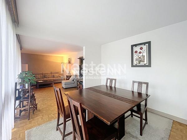 A VENDRE : APPARTEMENT DE 5 PIECES AU PREMIER ETAGE SPACIEUX ET LUMINEUX AVEC BALCONS