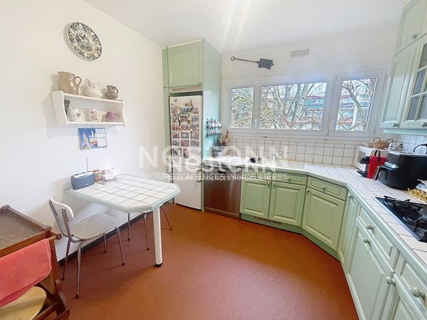 A VENDRE : APPARTEMENT DE 5 PIECES AU PREMIER ETAGE SPACIEUX ET LUMINEUX AVEC BALCONS