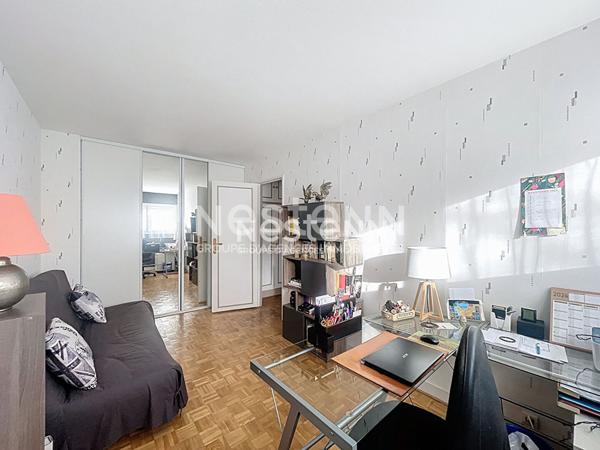 A VENDRE : APPARTEMENT DE 5 PIECES AU PREMIER ETAGE SPACIEUX ET LUMINEUX AVEC BALCONS