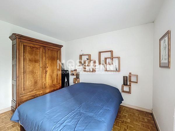 A VENDRE : APPARTEMENT DE 5 PIECES AU PREMIER ETAGE SPACIEUX ET LUMINEUX AVEC BALCONS