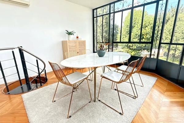 authentique meulière de 180 m2 avec véranda et piscine