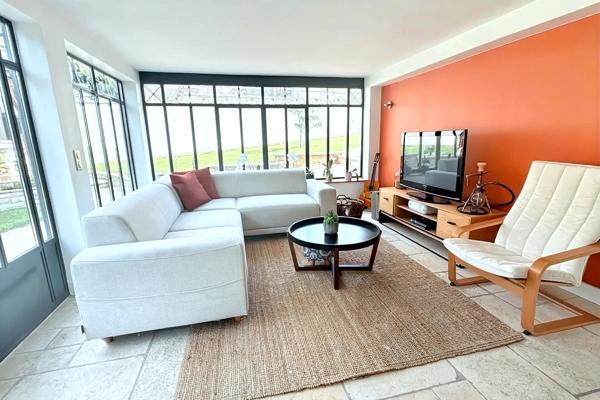 authentique meulière de 180 m2 avec véranda et piscine