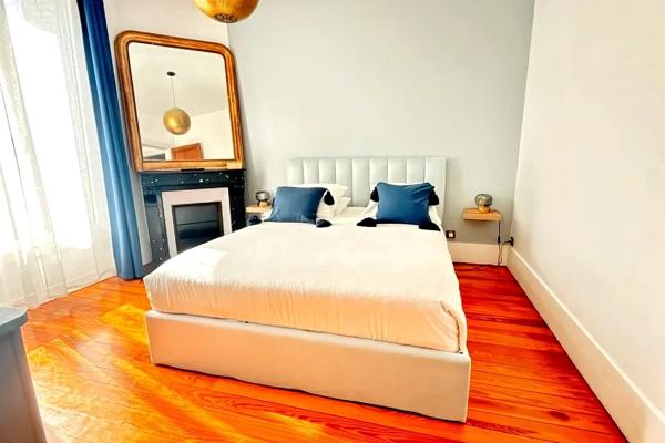 authentique meulière de 180 m2 avec véranda et piscine