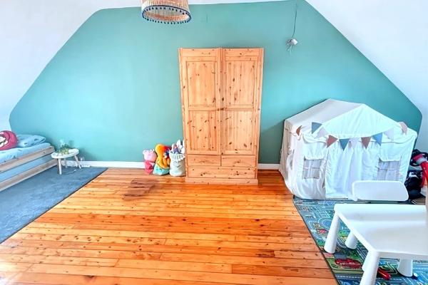 authentique meulière de 180 m2 avec véranda et piscine