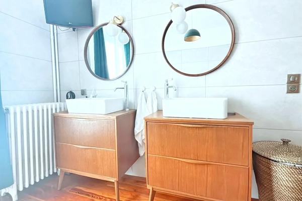 authentique meulière de 180 m2 avec véranda et piscine