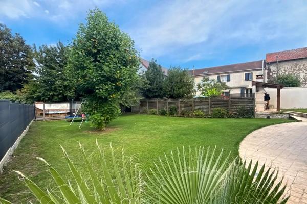 authentique meulière de 180 m2 avec véranda et piscine