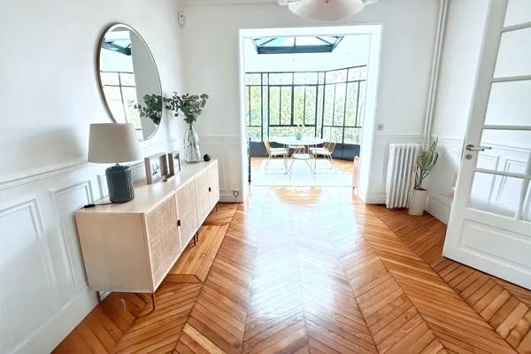 authentique meulière de 180 m2 avec véranda et piscine