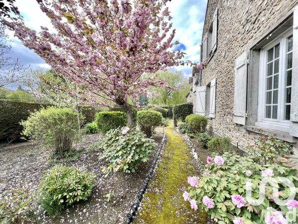 Maison à vendre 12 pièces 231 m² Saint-Cyr-sous-Dourdan