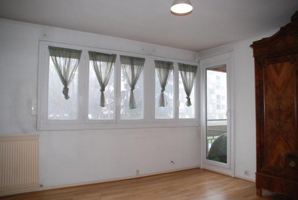 T1 avec balcon, copropriété rénovée