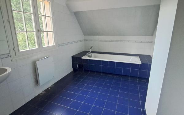 Maison à louer    4 pièces • 128 m2 Gien