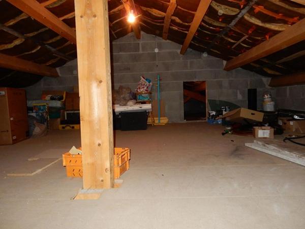 Saint-Germain-Laprade 43700  Maison individuelle plain-pied de 2005 88m² 3 chambres double garage sur 927 m² de terrain avec jardin