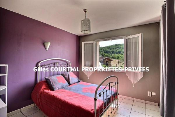 Saint-Germain-Laprade 43700  Maison individuelle plain-pied de 2005 88m² 3 chambres double garage sur 927 m² de terrain avec jardin