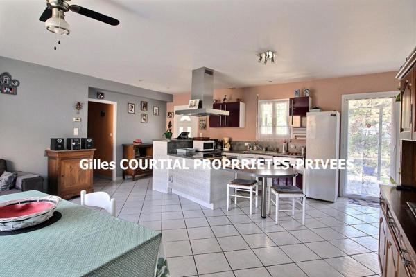 Saint-Germain-Laprade 43700  Maison individuelle plain-pied de 2005 88m² 3 chambres double garage sur 927 m² de terrain avec jardin