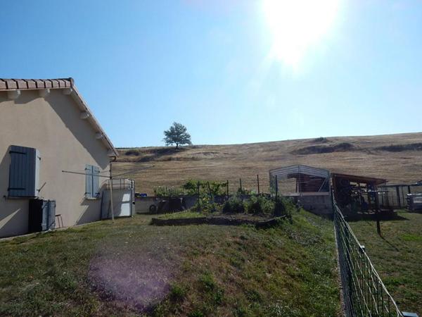 Saint-Germain-Laprade 43700  Maison individuelle plain-pied de 2005 88m² 3 chambres double garage sur 927 m² de terrain avec jardin