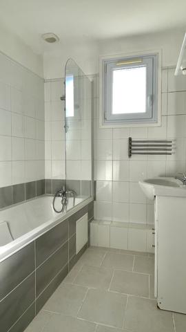 Maison de village
                                                                                                                                                                                                                                                                                                                        3 pièce(s)                                                                                                                                                                                                          2 chambre(s)                                                                                                                                                                                                          74  m²