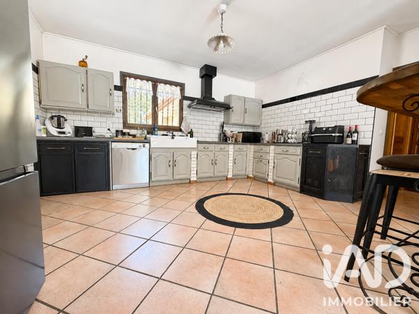 Maison à vendre 5 pièces 160 m² Saint-Maximin-la-Sainte-Baume