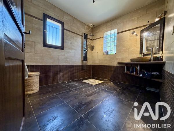 Maison à vendre 5 pièces 160 m² Saint-Maximin-la-Sainte-Baume