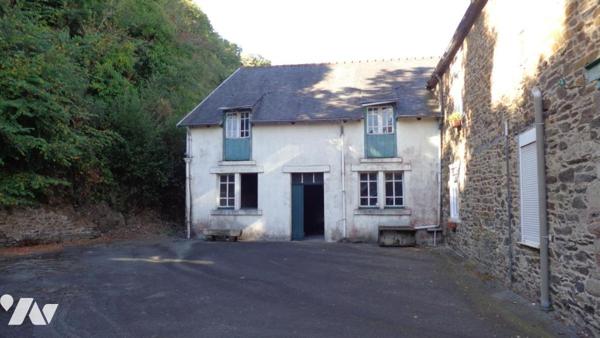 Maison à rénover avec cour