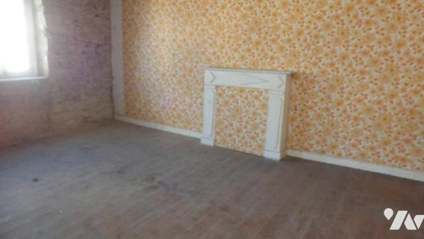 Maison à rénover avec cour