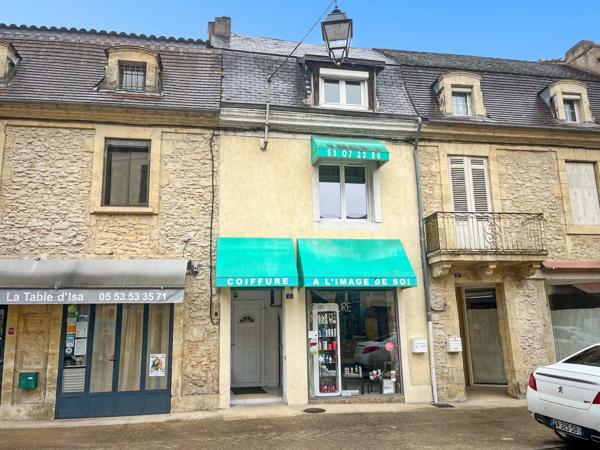 Vente                                                      Immeuble
                        
                     4 pièces                      125 m2                     à Le Bugue