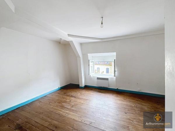 Vente                                                      Immeuble
                        
                     4 pièces                      125 m2                     à Le Bugue