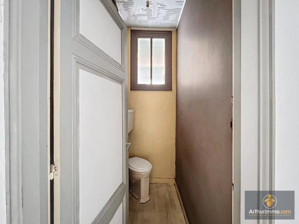 Vente                                                      Immeuble
                        
                     4 pièces                      125 m2                     à Le Bugue