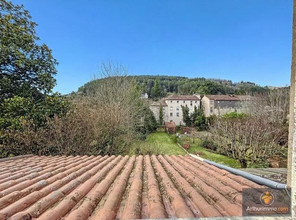 Vente                                                      Immeuble
                        
                     4 pièces                      125 m2                     à Le Bugue