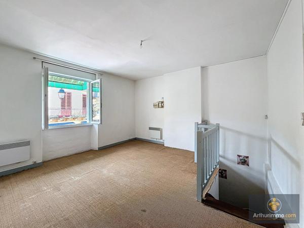 Vente                                                      Immeuble
                        
                     4 pièces                      125 m2                     à Le Bugue