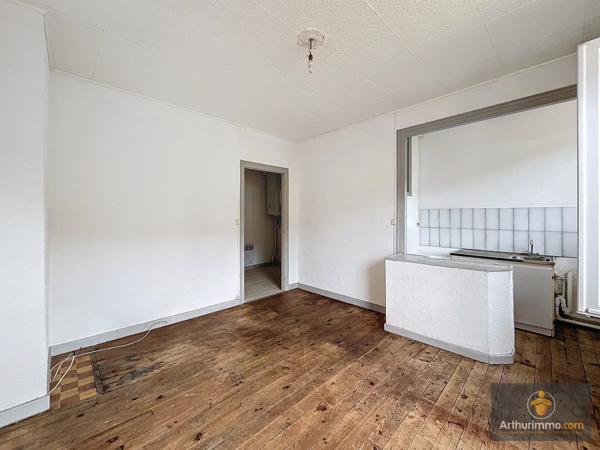 Vente                                                      Immeuble
                        
                     4 pièces                      125 m2                     à Le Bugue