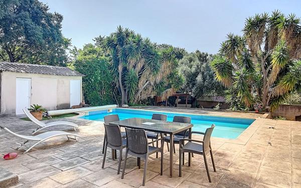 Maison à vendre    6 pièces •  Toulon