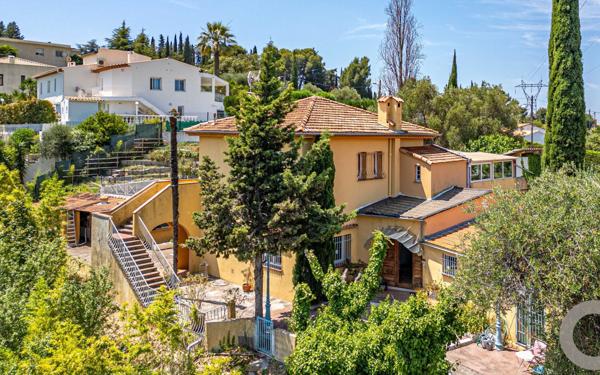 Maison à vendre    6 pièces • 205 m2 Nice
