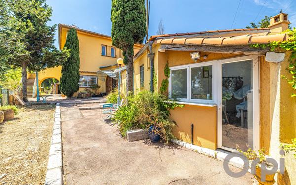 Maison à vendre    6 pièces • 205 m2 Nice