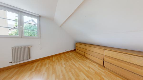 Saint-Cyr-sur-Loire (37540) Maison à louer avec jardin