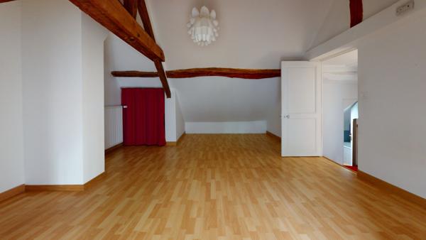 Saint-Cyr-sur-Loire (37540) Maison à louer avec jardin