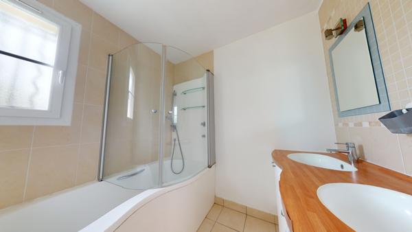 Saint-Cyr-sur-Loire (37540) Maison à louer avec jardin