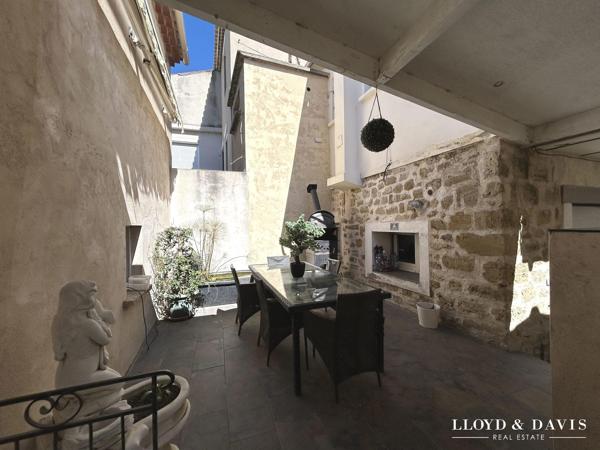 MAISON DE VILLE AVEC JARDIN ET GARAGE