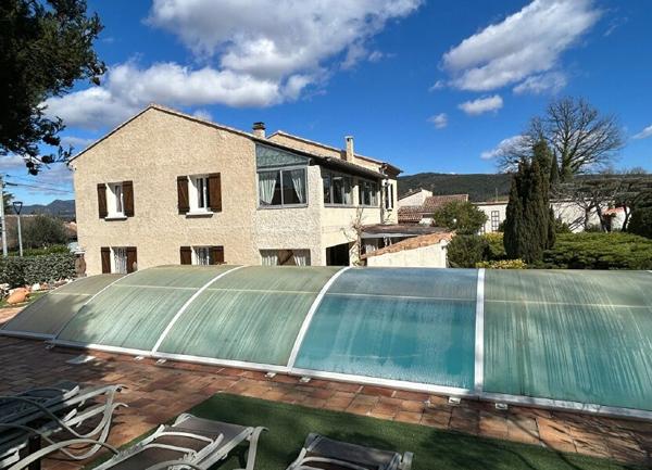 Maison à vendre    6 pièces • 186 m2 Vaison-la-Romaine
