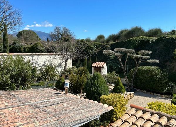 Maison à vendre    6 pièces • 186 m2 Vaison-la-Romaine