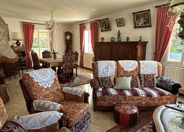 Maison à vendre    6 pièces • 186 m2 Vaison-la-Romaine