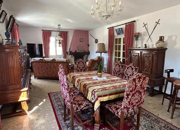 Maison à vendre    6 pièces • 186 m2 Vaison-la-Romaine