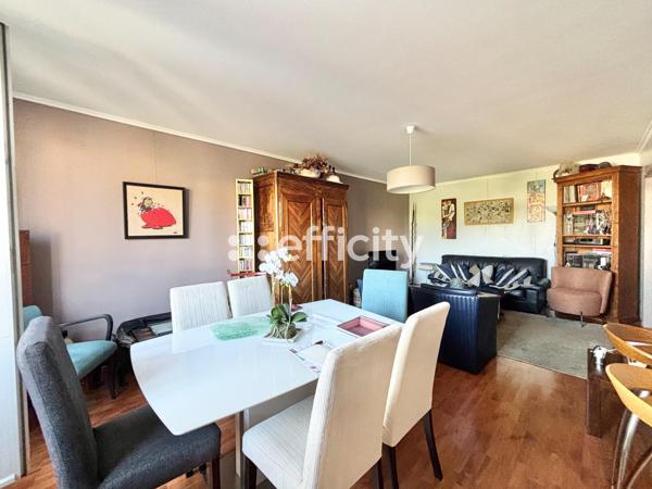 Appartement
         4 pièces
        - 92 m² 322 000 € *
