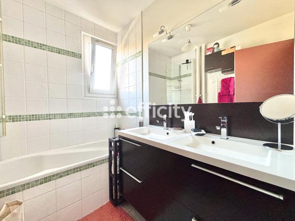 Appartement
         4 pièces
        - 92 m² 322 000 € *