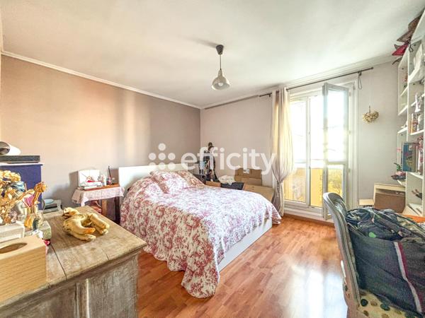 Appartement
         4 pièces
        - 92 m² 322 000 € *