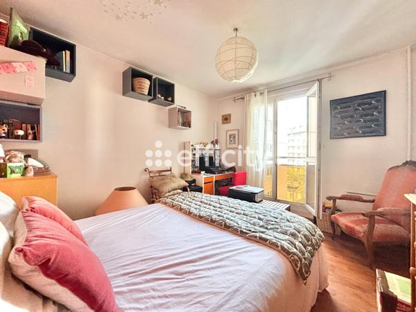 Appartement
         4 pièces
        - 92 m² 322 000 € *