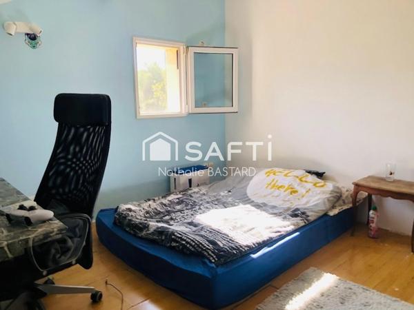 Ensuès Côte Bleue secteur calme et champêtre : jolie maison sur vaste terrain entre mer et village