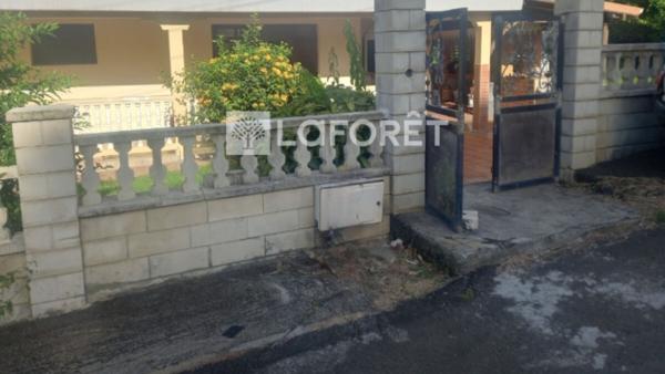 Achat immeuble Ducos - 9 pièce(s) - 240 m² - 428 000 €